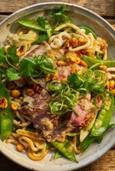 Grilovaný steak s nudlemi by Jamie Oliver